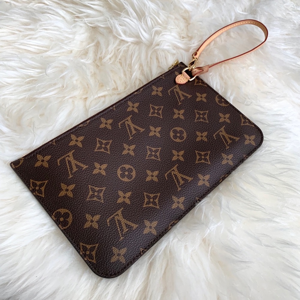 ❌SOLD❌🖤 LOUIS VUITTON Neverfull MM Pouch Wristlet - Picture 2 of 8